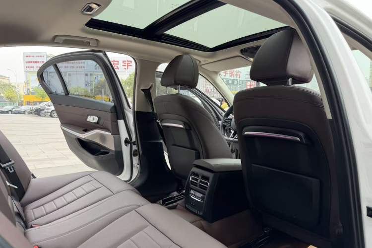 Used BMW 3 Series 2020 325Li First Edition Interior 6