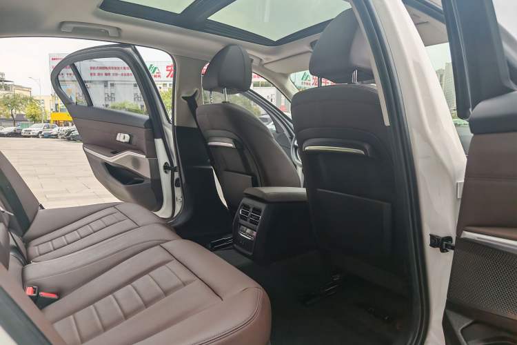 Used BMW 3 Series 2020 Restyled 325Li M Sport Package Interior 6