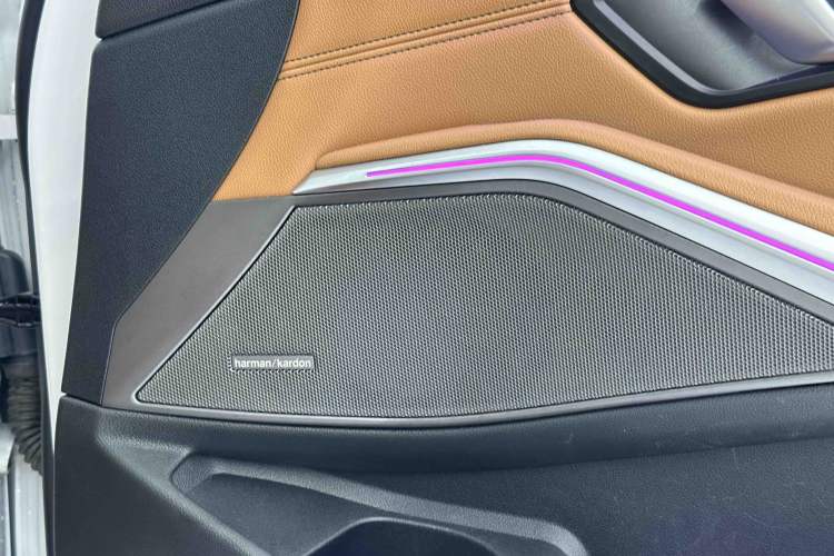 Used BMW 3 Series 2020 330i M Sport Night Edition Interior 7