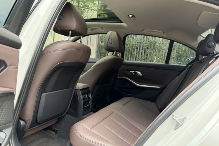 Used BMW 3 Series 2020 320i Sport Package Interior 8