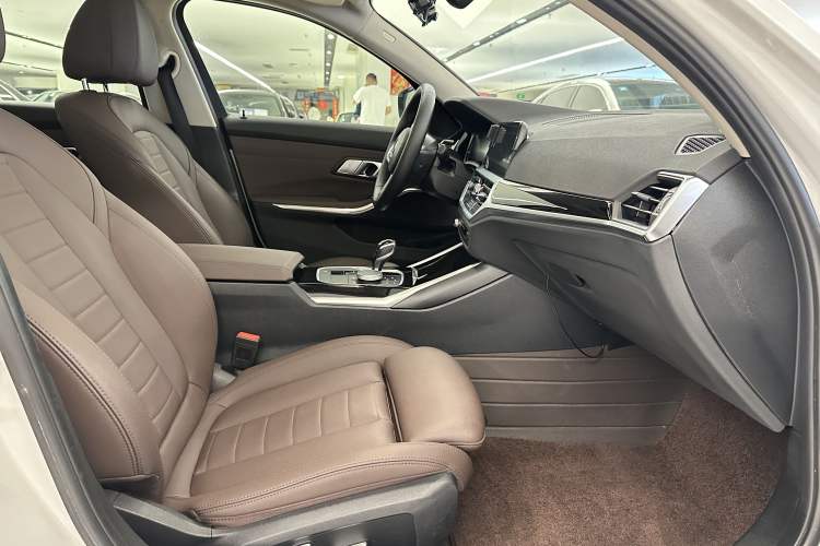 Used BMW 3 Series 2020 320Li M Sport Package Interior 9