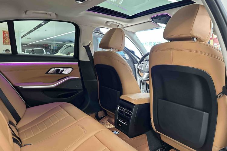 Used BMW 3 Series 2020 330i M Sport Night Edition Interior 9
