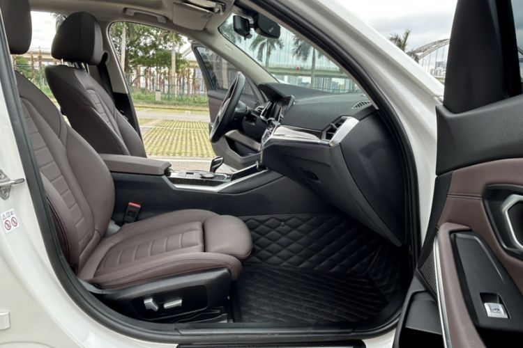 Used BMW 3 Series 2020 Restyled 325Li M Sport Package Interior 9