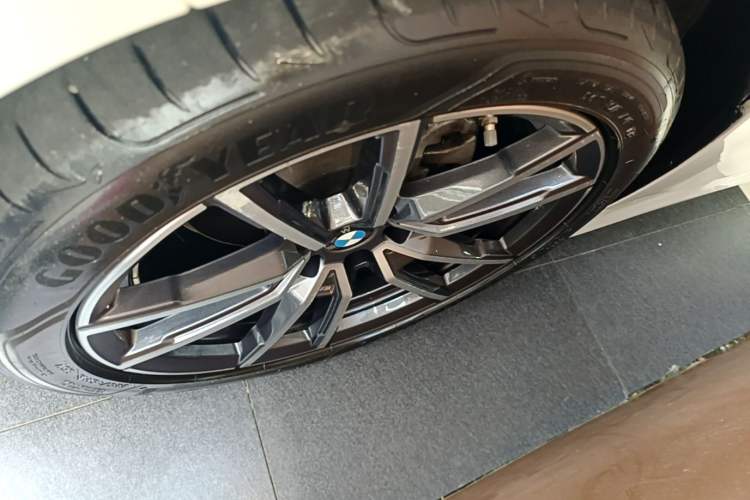 Used BMW 3 Series 2020 325Li M Sport Package Left Front Wheel Hub