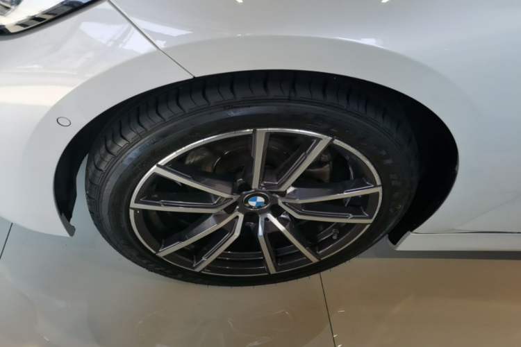Used BMW 3 Series 2020 Restyled 325Li M Sport Package Left Front Wheel Hub
