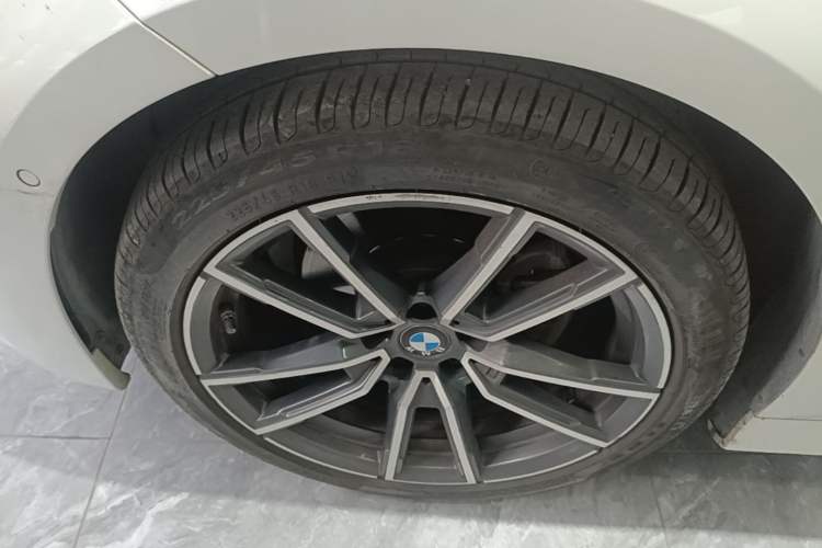 Used BMW 3 Series 2020 Restyled 325Li M Sport Package Left Front Wheel Hub