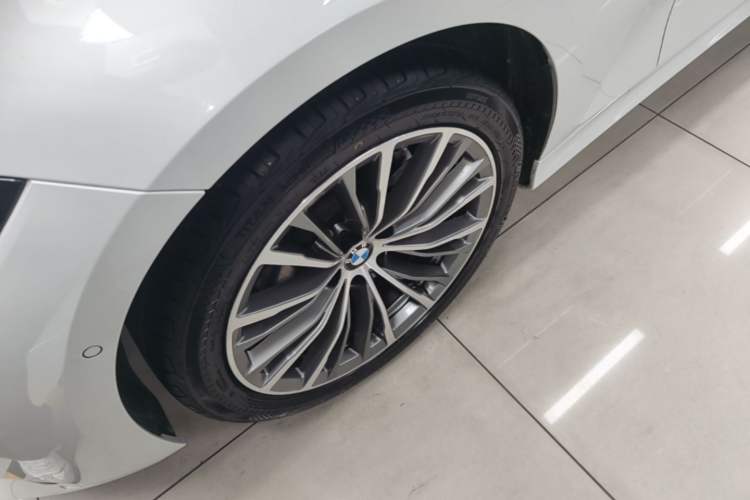 Used BMW 3 Series 2020 320i Sport Package Left Front Wheel Hub