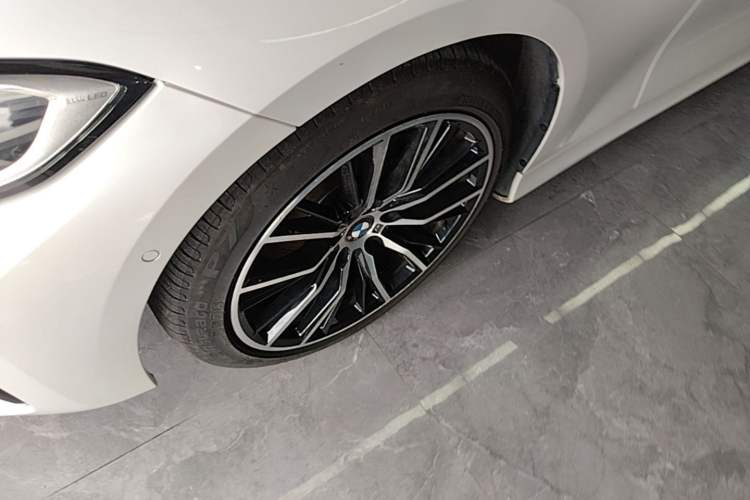Used BMW 3 Series 2020 325Li M Sport Package Left Front Wheel Hub
