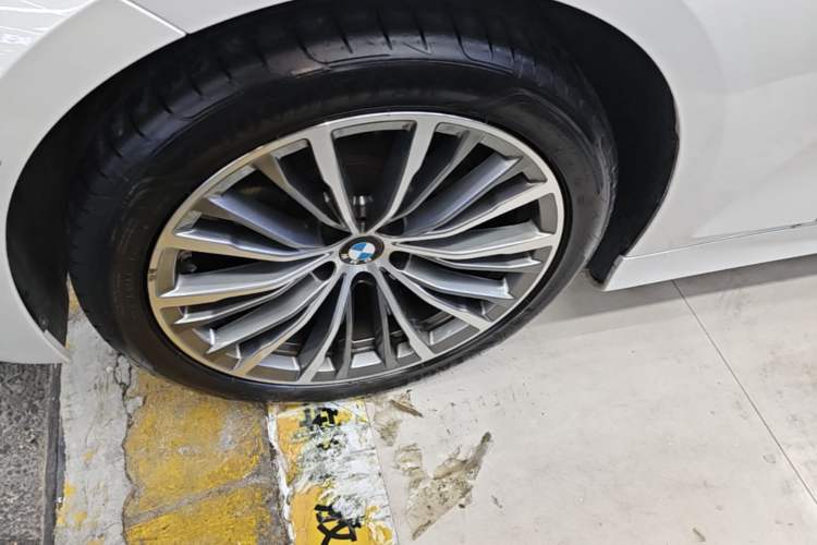 Used BMW 3 Series 2020 325Li First Edition Left Front Wheel Hub