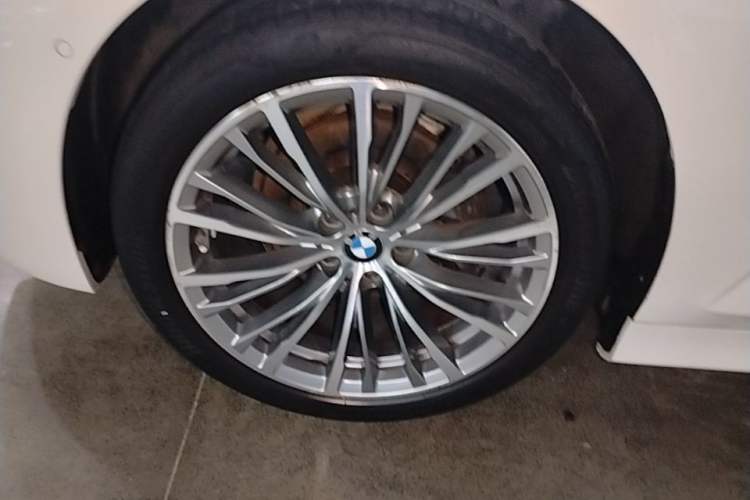 Used BMW 3 Series 2020 320i Sport Package Left Front Wheel Hub