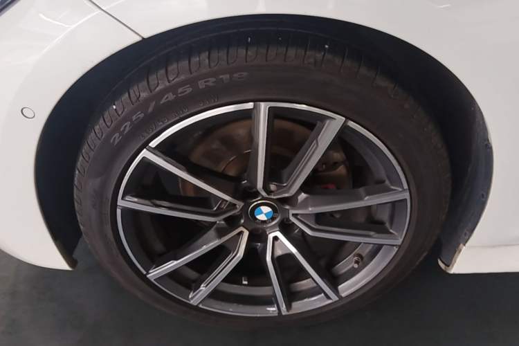 Used BMW 3 Series 2020 Restyled 325Li M Sport Package Left Front Wheel Hub