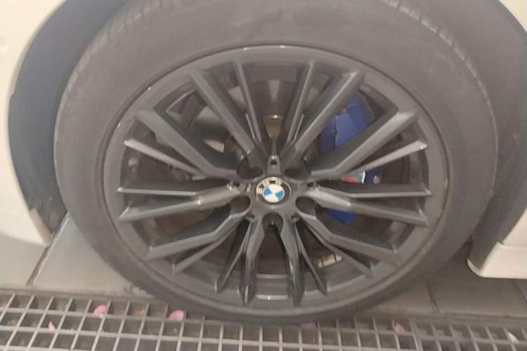 Used BMW 3 Series 2020 Facelifted 325Li M Sport Night Edition Package Left Front Wheel Hub