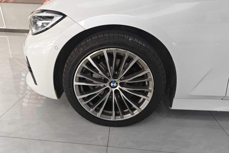 Used BMW 3 Series 2020 320i Sport Package Left Front Wheel Hub