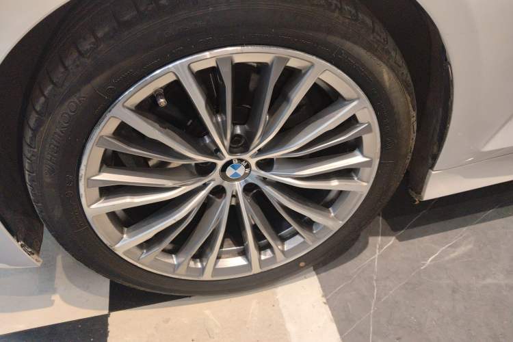 Used BMW 3 Series 2020 325Li First Edition Left Front Wheel Hub