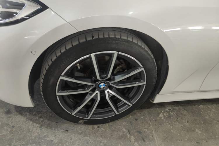 Used BMW 3 Series 2020 325Li M Sport Package Left Front Wheel Hub