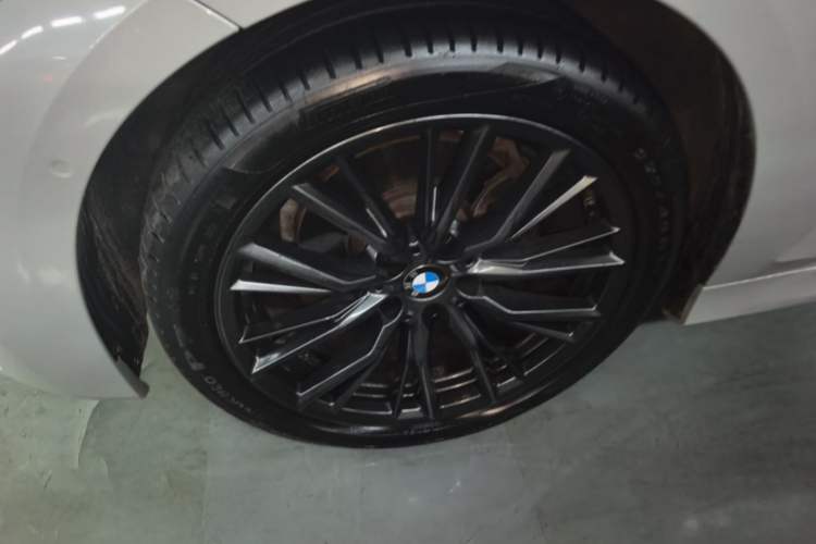 Used BMW 3 Series 2020 Restyled 325i M Sport Night Edition Package Left Front Wheel Hub