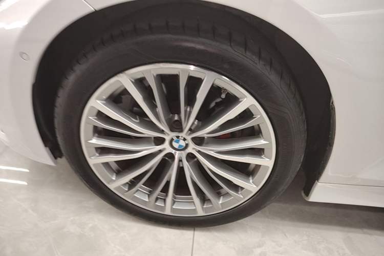 Used BMW 3 Series 2020 325Li First Edition Left Front Wheel Hub