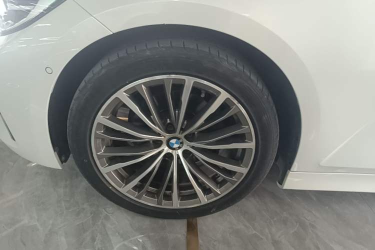 Used BMW 3 Series 2020 325Li First Edition Left Front Wheel Hub