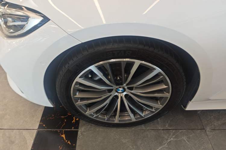 Used BMW 3 Series 2020 325Li First Edition Left Front Wheel Hub