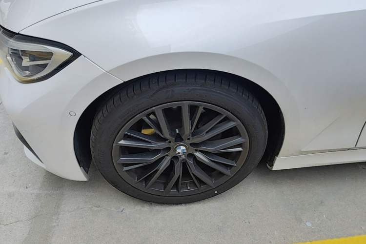 Used BMW 3 Series 2020 325Li M Sport Night Edition Package Left Front Wheel Hub