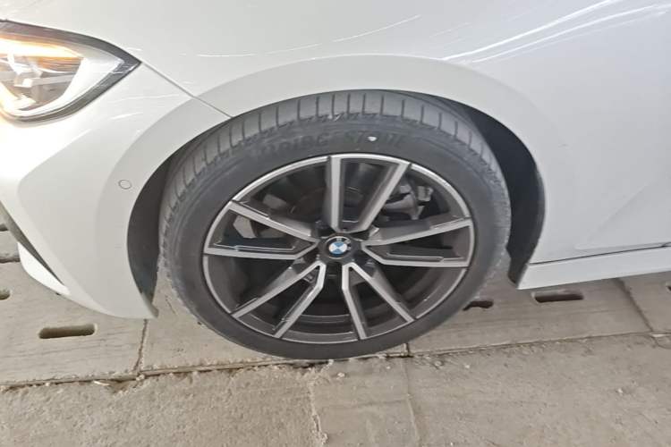 Used BMW 3 Series 2020 320Li M Sport Package Left Front Wheel Hub