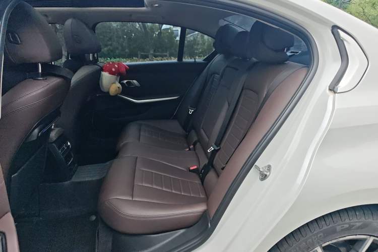 Used BMW 3 Series 2020 Restyled 325Li M Sport Package Left Rear Seat
