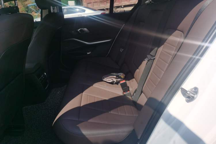 Used BMW 3 Series 2020 Restyled 325i M Sport Night Edition Package Left Rear Seat
