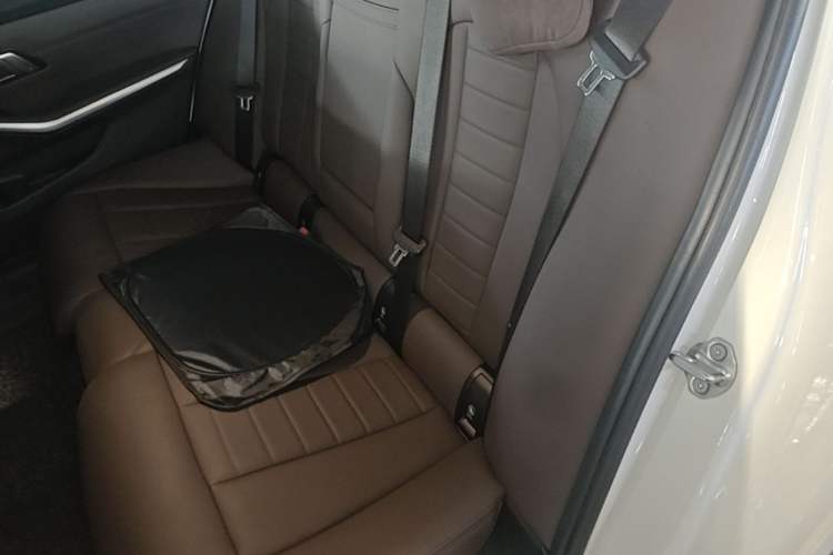 Used BMW 3 Series 2020 320Li M Sport Package Left Rear Seat