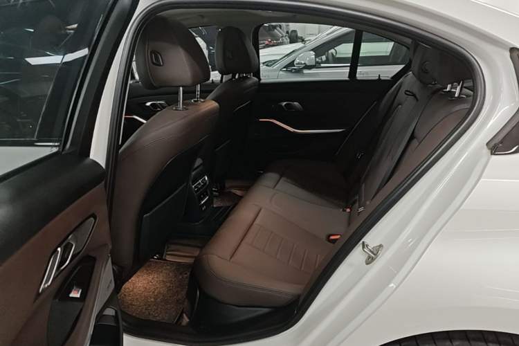 Used BMW 3 Series 2020 Restyled 325i M Sport Night Edition Package Left Rear Seat