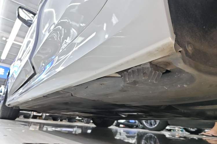 Used BMW 3 Series 2020 325Li First Edition Left Side Sill