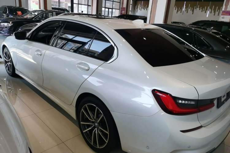 Used BMW 3 Series 2020 Restyled 325Li M Sport Package Rear Left 45 Deg