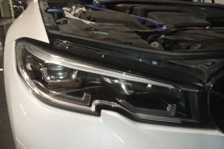 Used BMW 3 Series 2020 Restyled 325i M Sport Night Edition Package Right Front Headlight