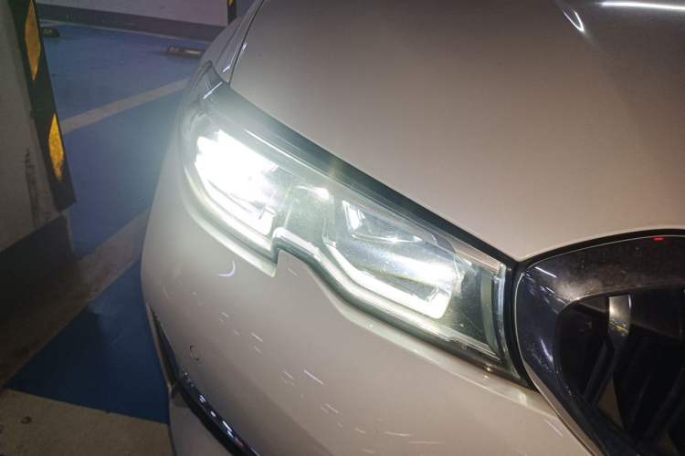 Used BMW 3 Series 2020 325Li First Edition Right Front Headlight