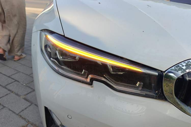Used BMW 3 Series 2020 325Li First Edition Right Front Headlight