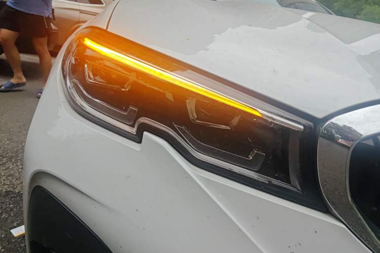 Used BMW 3 Series 2020 325i M Sport Package Right Front Headlight