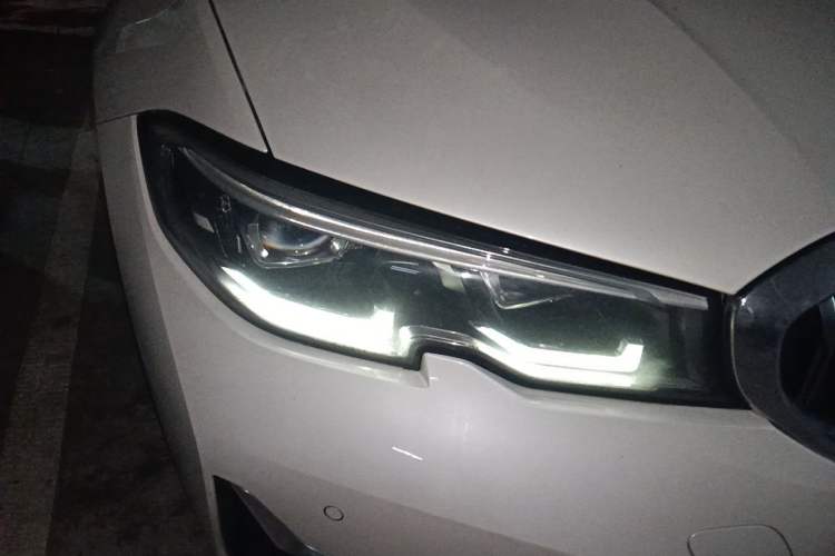 Used BMW 3 Series 2020 325Li First Edition Right Front Headlight