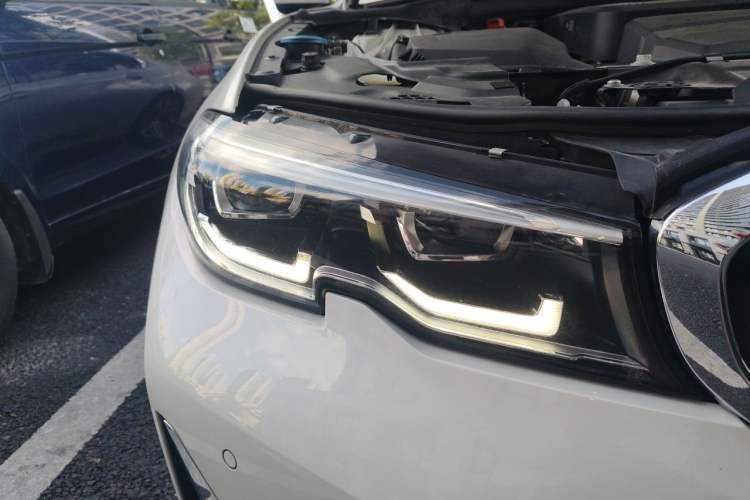 Used BMW 3 Series 2020 325Li First Edition Right Front Headlight