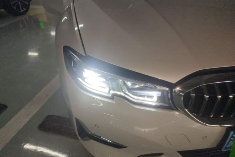 Used BMW 3 Series 2020 325Li First Edition Right Front Headlight