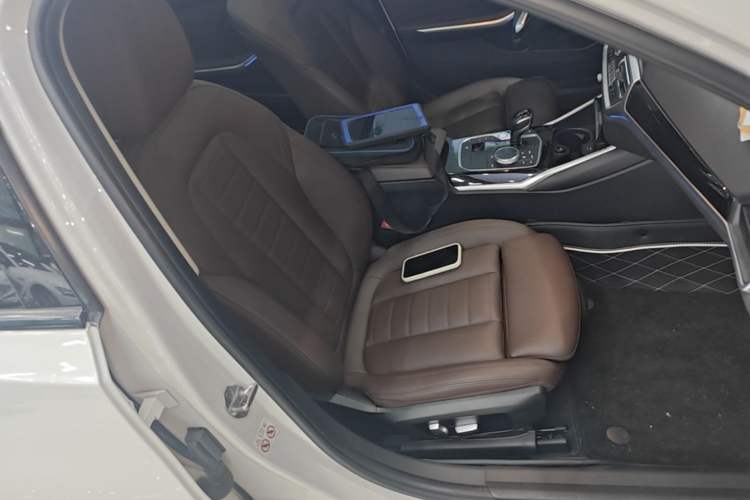 Used BMW 3 Series 2020 325Li First Edition Right Front Seat