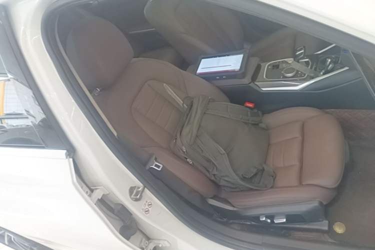 Used BMW 3 Series 2020 325Li M Sport Package Right Front Seat