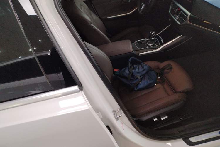 Used BMW 3 Series 2020 320Li M Sport Package Right Front Seat