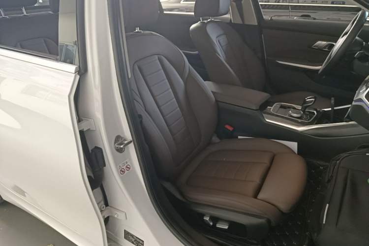Used BMW 3 Series 2020 Restyled 325Li M Sport Package Right Front Seat