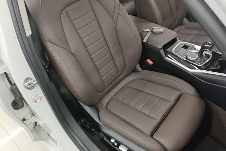 Used BMW 3 Series 2020 320i Sport Package Right Front Seat