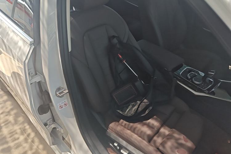 Used BMW 3 Series 2020 320Li M Sport Package Right Front Seat