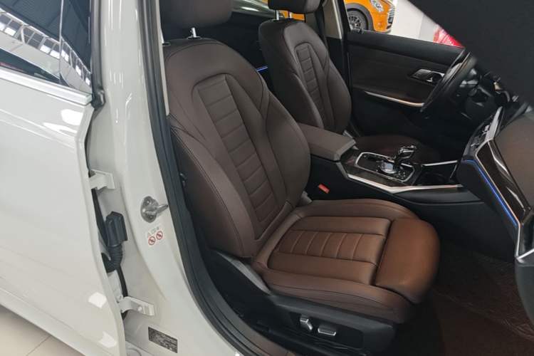 Used BMW 3 Series 2020 Restyled 325Li M Sport Package Right Front Seat