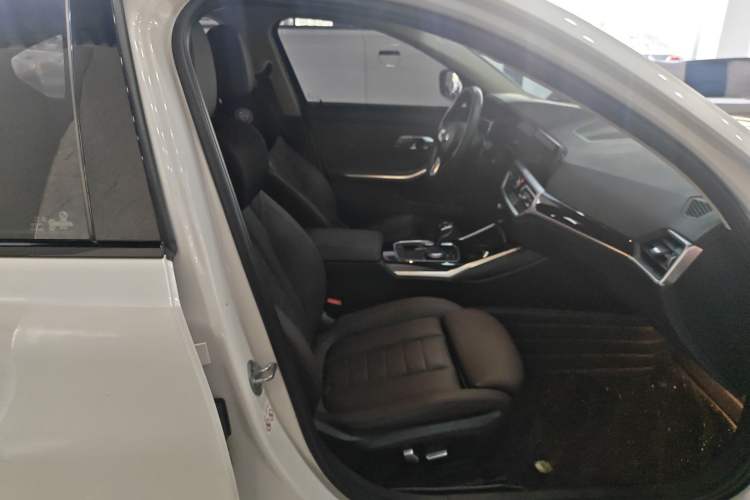 Used BMW 3 Series 2020 320i Sport Package Right Front Seat