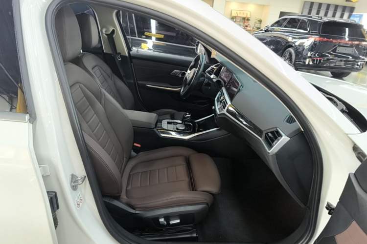 Used BMW 3 Series 2020 Facelifted 325Li xDrive M Sport Package Right Front Seat