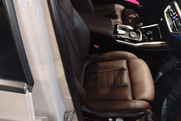 Used BMW 3 Series 2020 325Li First Edition Right Front Seat