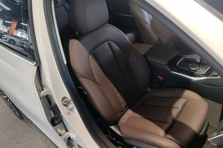 Used BMW 3 Series 2020 320Li M Sport Package Right Front Seat