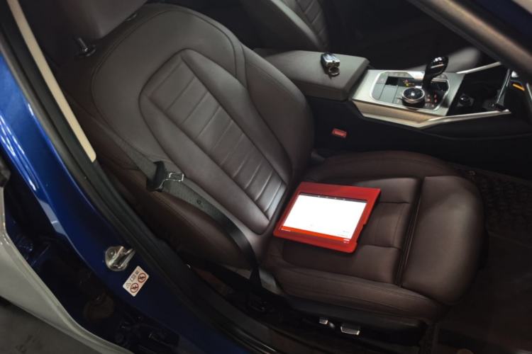 Used BMW 3 Series 2020 Restyled 325i M Sport Night Edition Package Right Front Seat